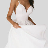 Elara - Robe Minimaliste Élégante