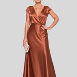 Camille – Robe Longue Satinée Élégante