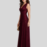 Geneviève – Robe Longue Plissée Élégante