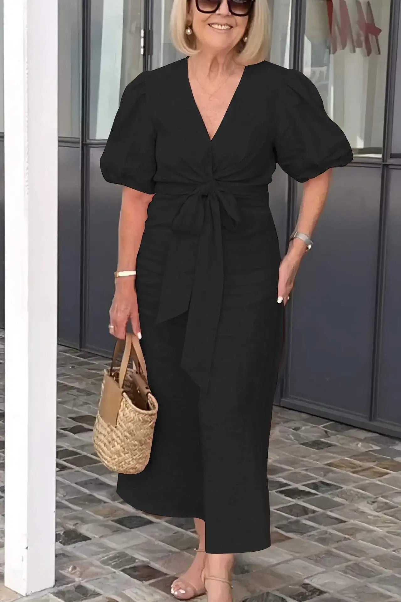 Lynora - Robe Midi Élégante À Encolure En V